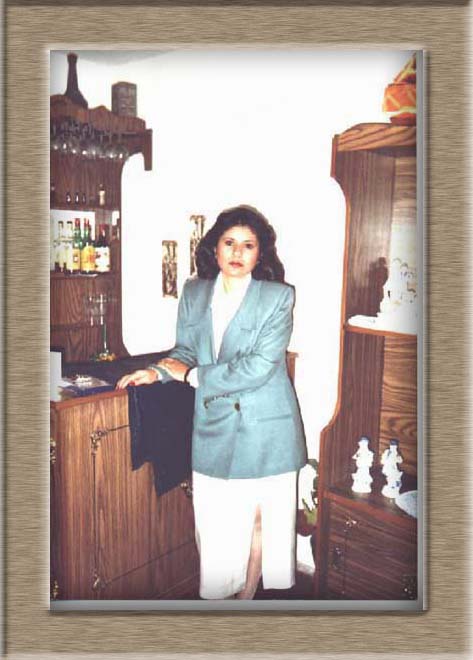 karla3 copy.jpg (47685 bytes)
